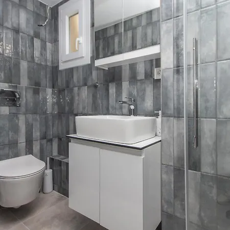 Tinker's Urban Penthouse *