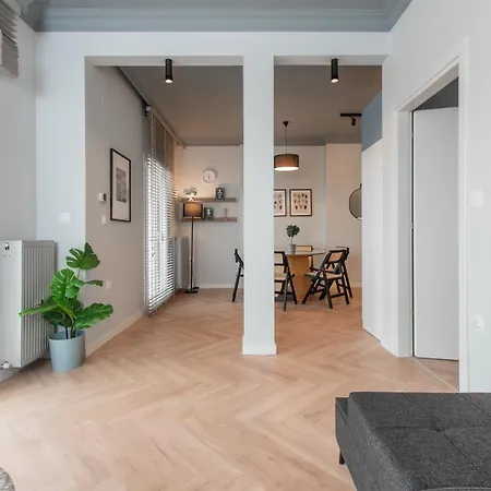 Tinker's Urban Penthouse * Salonic